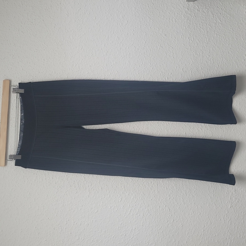 Lululemon Athletica Be Still Pinstripe Flared Pant; Size 6